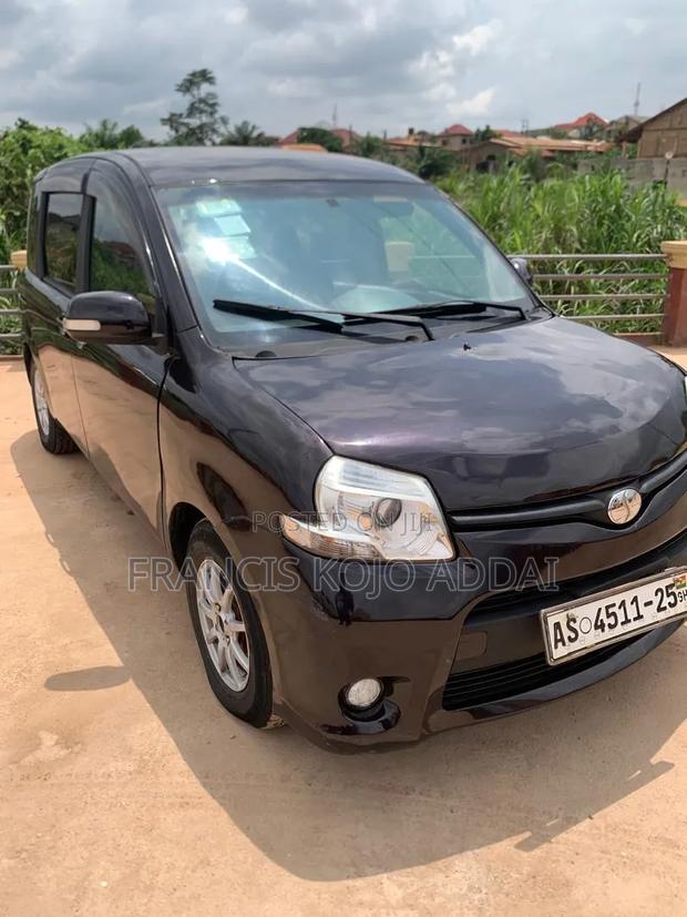 Toyota Sienta 2013 Black