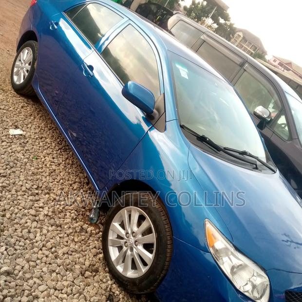 Toyota Corolla 2010 Blue