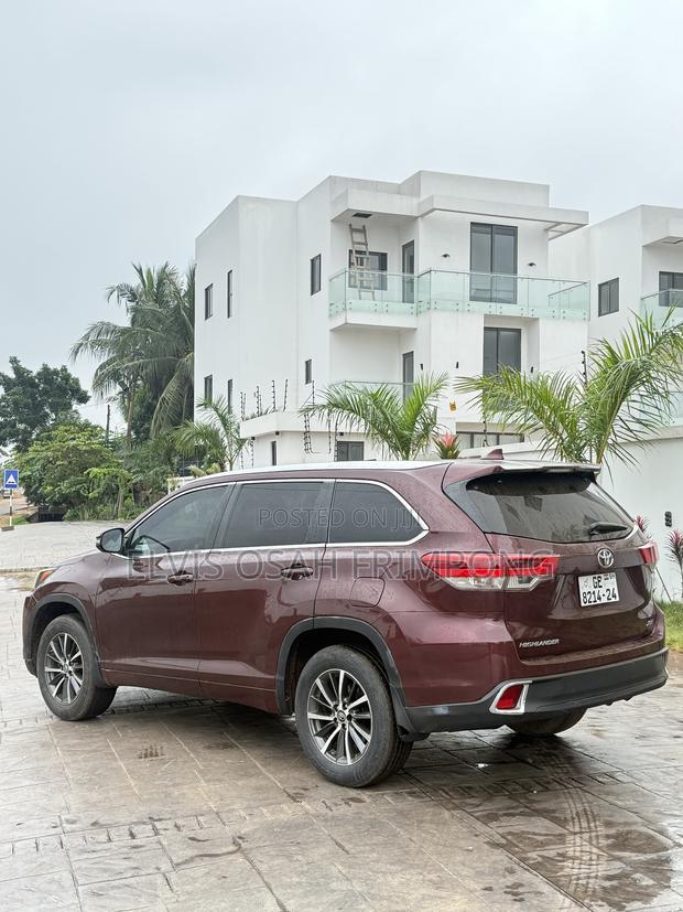 Toyota Highlander XLE 4x2 V6 (3.5L 6cyl 8A) 2018 Burgundy