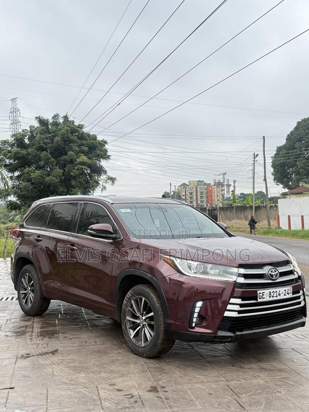 Toyota Highlander XLE 4x2 V6 (3.5L 6cyl 8A) 2018 Burgundy