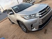 Toyota Highlander XLE 2019 Gray for sale