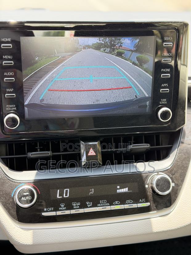 Toyota Corolla LE 2020 Blue