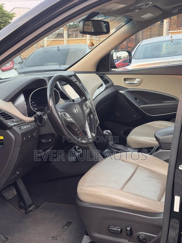 Hyundai Santa Fe SE Ultimate AWD 2017 Black