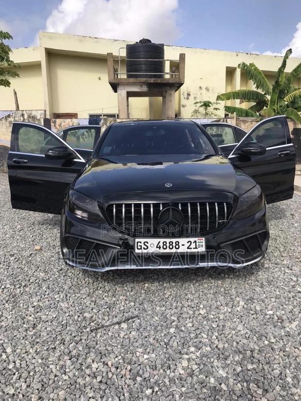 Mercedes-Benz C300 2016 Black