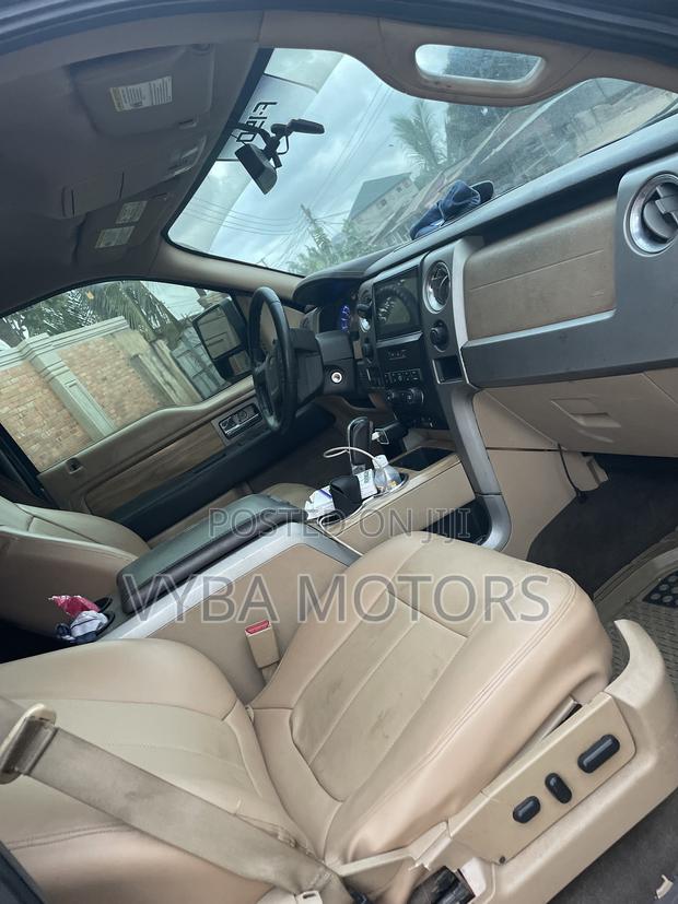 Ford F-150 Lariat 2012 Gray