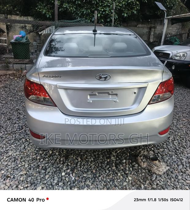 Hyundai Accent 2012 Silver