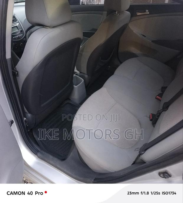 Hyundai Accent 2012 Silver