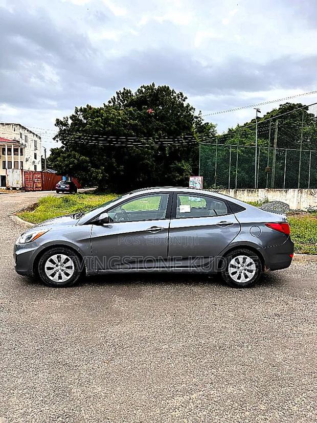 Hyundai Accent 2016 Silver