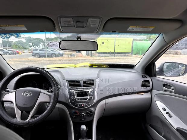 Hyundai Accent 2016 Silver