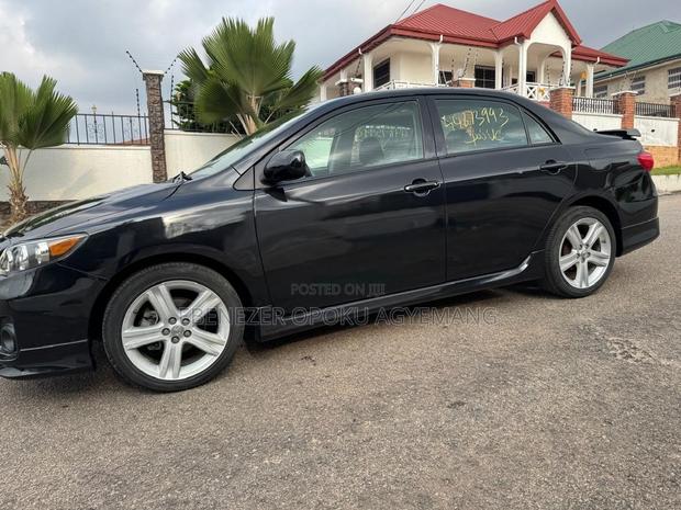 Toyota Corolla S 4dr Sedan (1.8L 4cyl 4A) 2013 Black