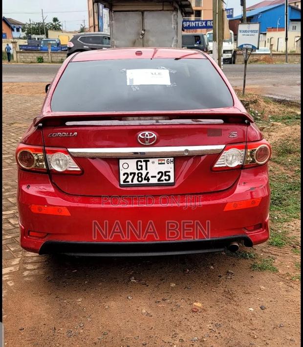 Toyota Corolla 2013 Red
