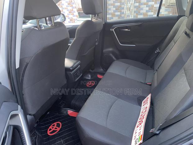 Toyota RAV4 XLE AWD 2023 Gray