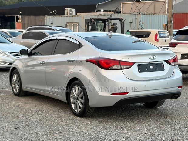 Hyundai Avante 2016 Gray