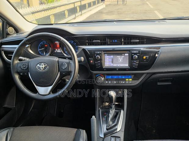 Toyota Corolla 2016 Silver