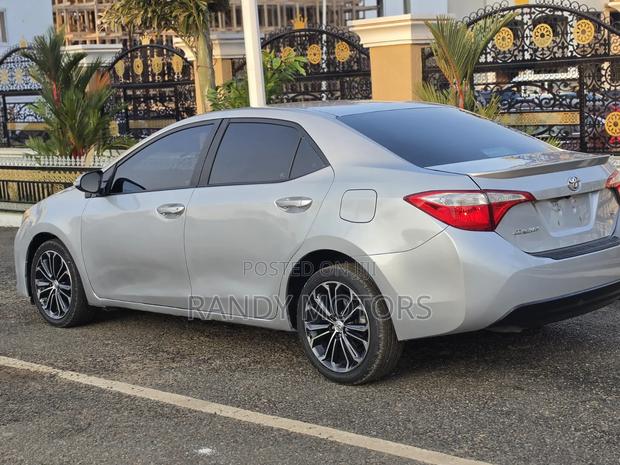 Toyota Corolla 2016 Silver
