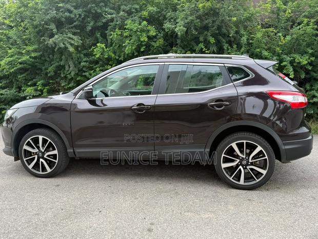 Nissan Qashqai 2014 Brown