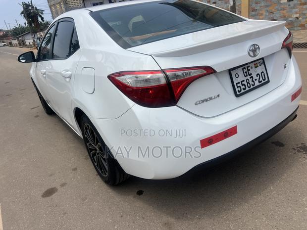 Toyota Corolla S 4dr Sedan (1.8L 4cyl CVT) 2016 White