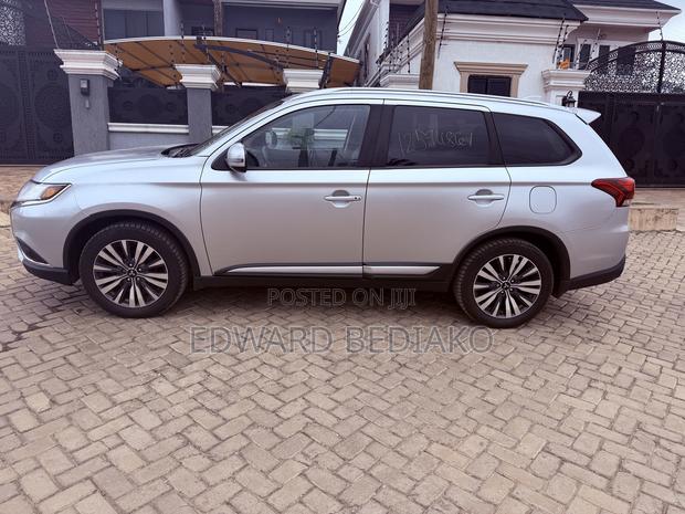 Mitsubishi Outlander ES S-AWC 2020 Silver