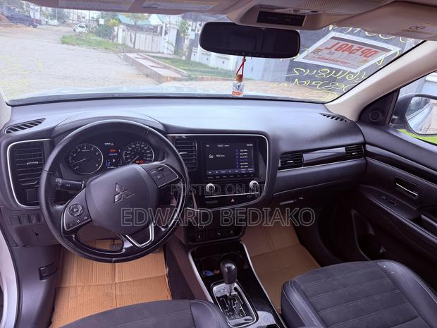 Mitsubishi Outlander ES S-AWC 2020 Silver