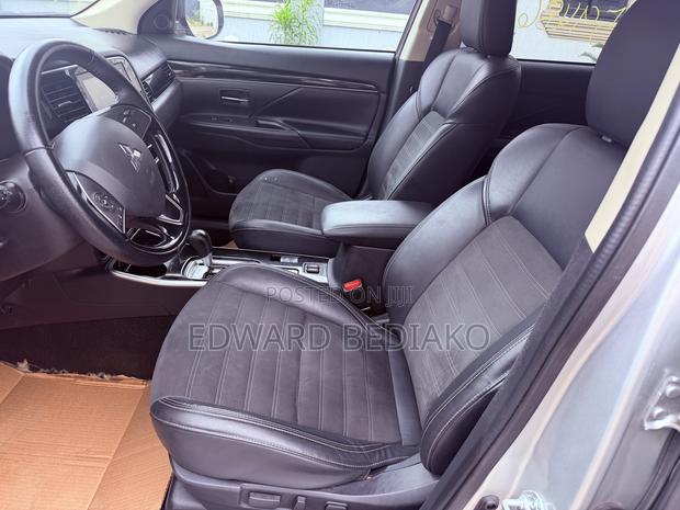 Mitsubishi Outlander ES S-AWC 2020 Silver