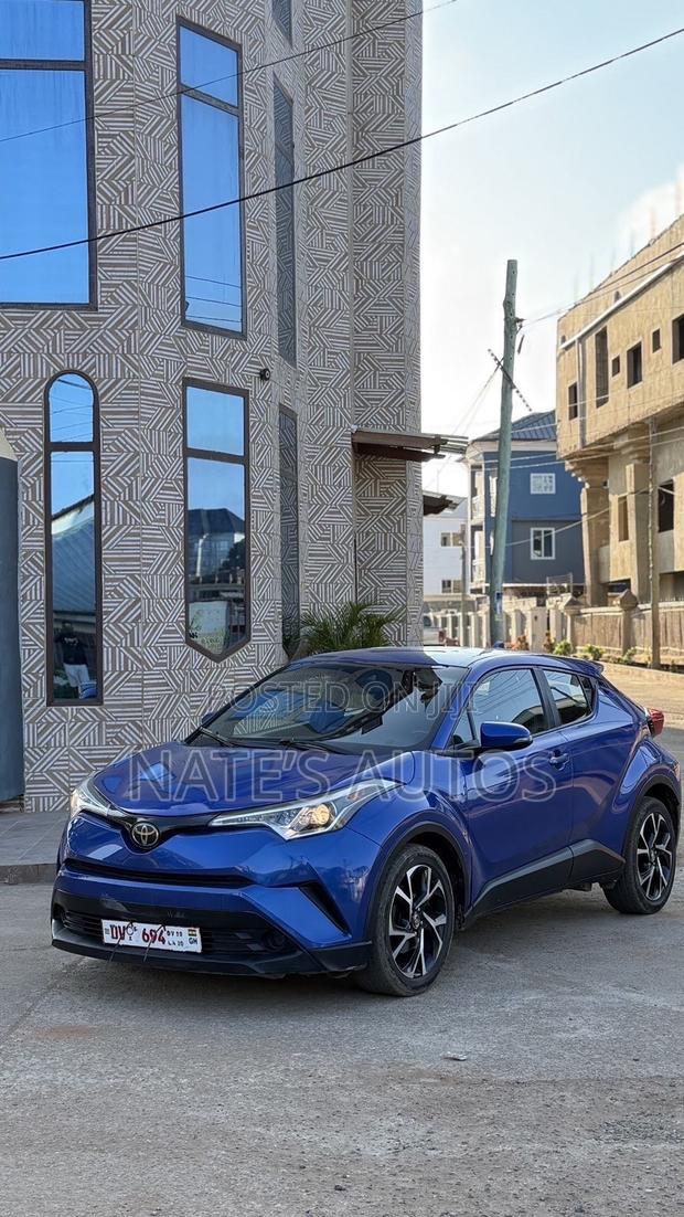 Toyota C-HR LE FWD 2019 Blue