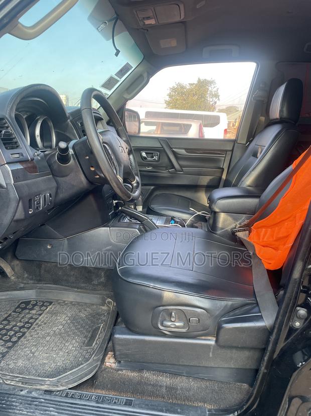 Mitsubishi Pajero 2011 Black