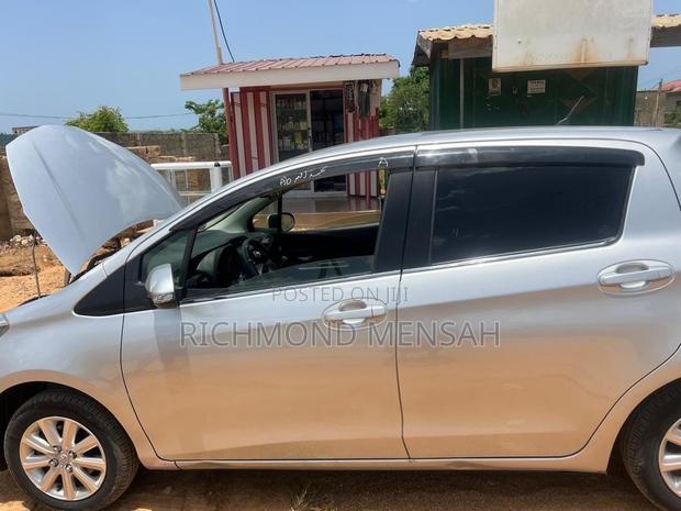 Toyota Vitz 2015 Gray