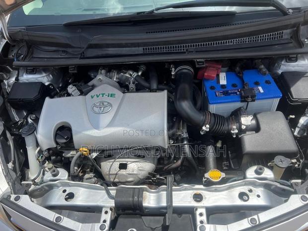Toyota Vitz 2015 Gray