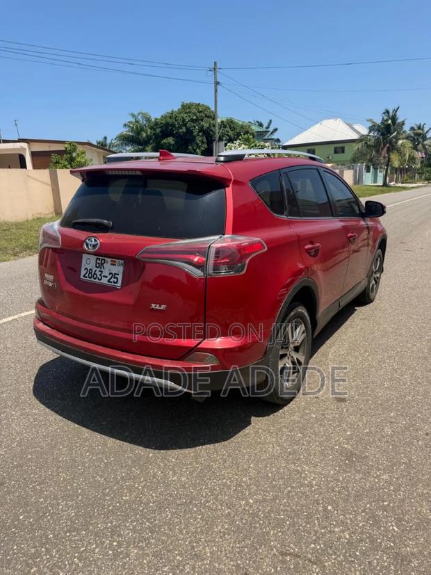 Toyota RAV4 XLE AWD (2.5L 4cyl 6A) 2016 Red