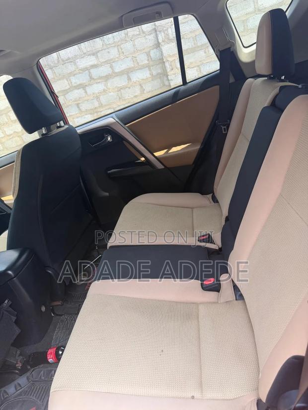 Toyota RAV4 XLE AWD (2.5L 4cyl 6A) 2016 Red