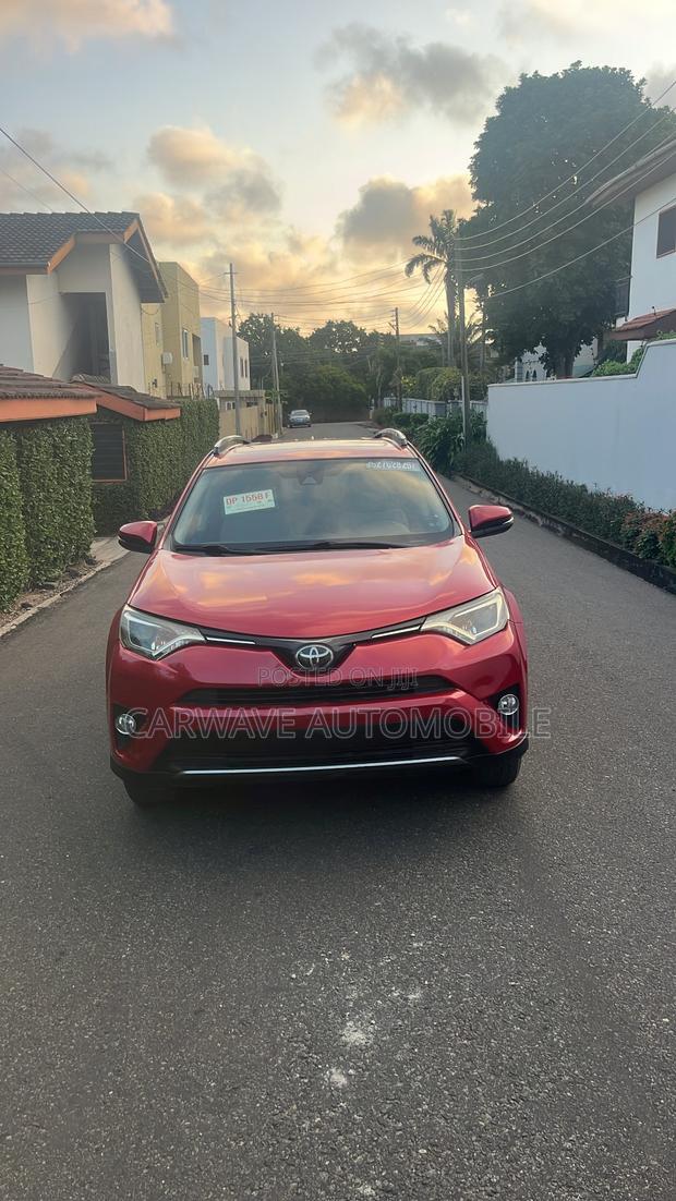 Toyota RAV4 XLE 4dr SUV AWD (2.5L 4cyl 6A) 2018 Red