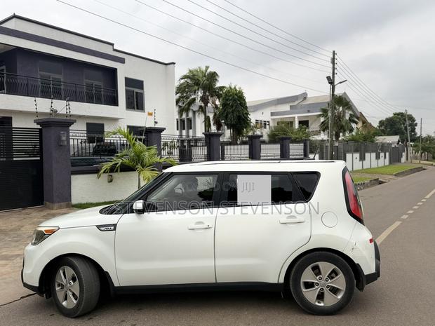 Kia Soul Base Hatchback 2016 White