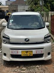 Toyota Voxy V 2WD 7-Seater 2010 White for sale