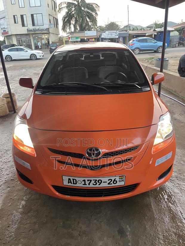 Toyota Belta 2012 Orange
