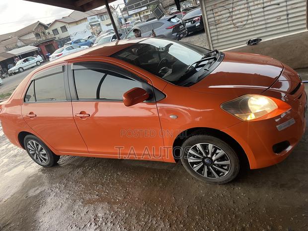 Toyota Belta 2012 Orange