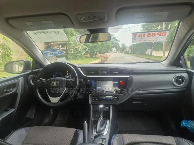 Toyota Corolla 2018 Blue