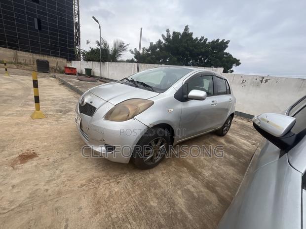 Toyota Vitz 1.0 FWD 3dr 2010 Silver