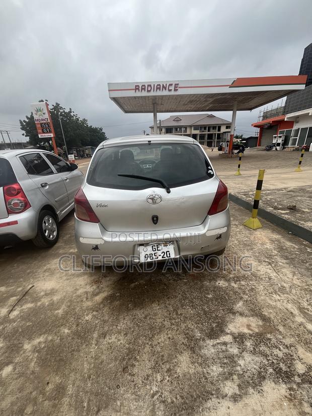 Toyota Vitz 1.0 FWD 3dr 2010 Silver