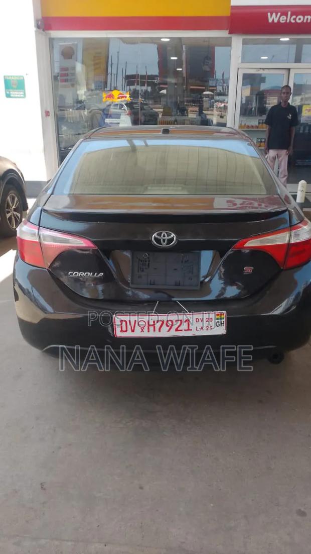 Toyota Corolla 2015 Black