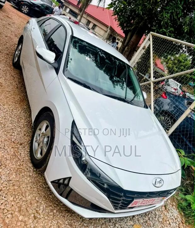 Hyundai Elantra 2021 White
