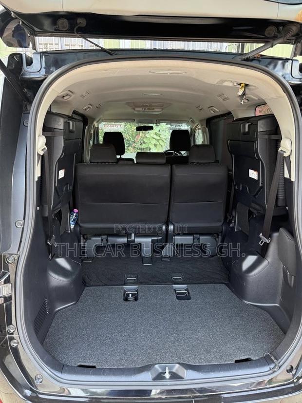 Toyota Voxy 2015 Black