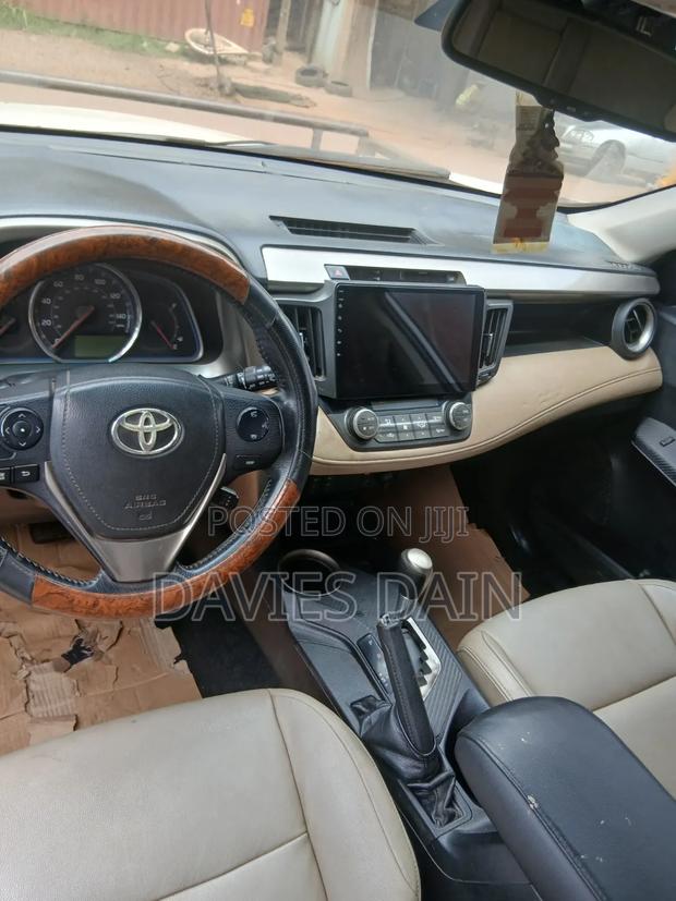 Toyota RAV4 2016 White