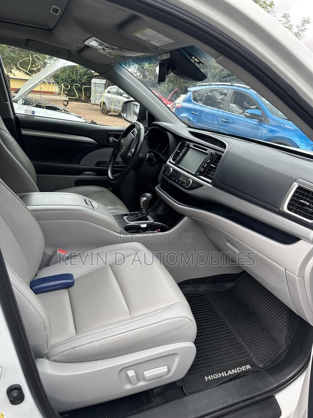 Toyota Highlander XLE 2019 White