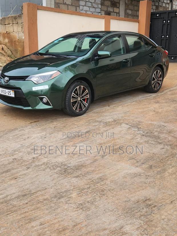 Toyota Corolla 2016 Green