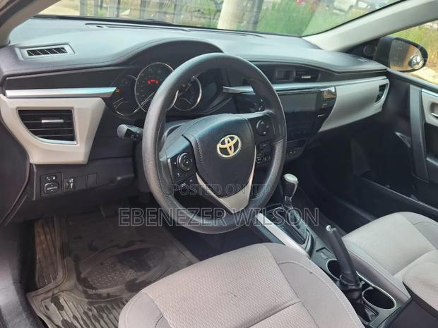 Toyota Corolla 2016 Green