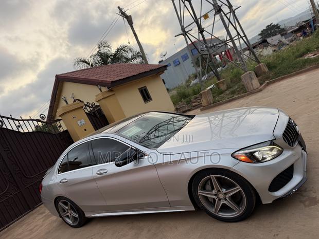Mercedes-Benz C300 2017 Silver