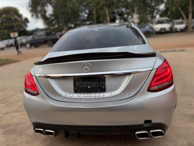 Mercedes-Benz C300 2017 Silver
