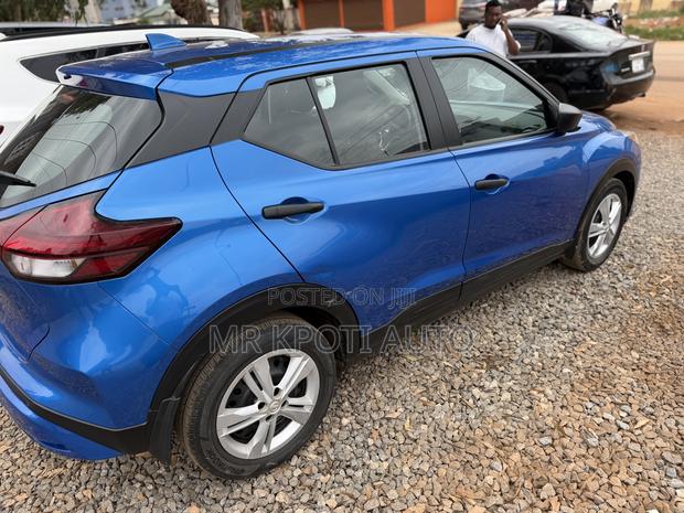 Nissan Kicks 2021 Blue