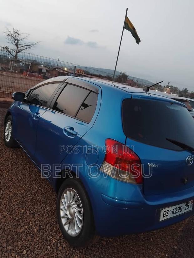 Toyota Vitz 2010 Blue