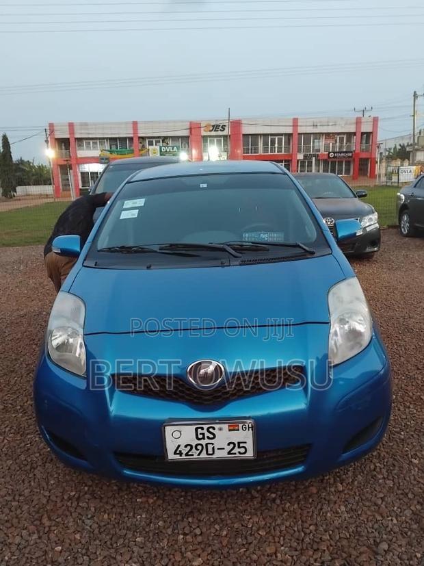 Toyota Vitz 2010 Blue